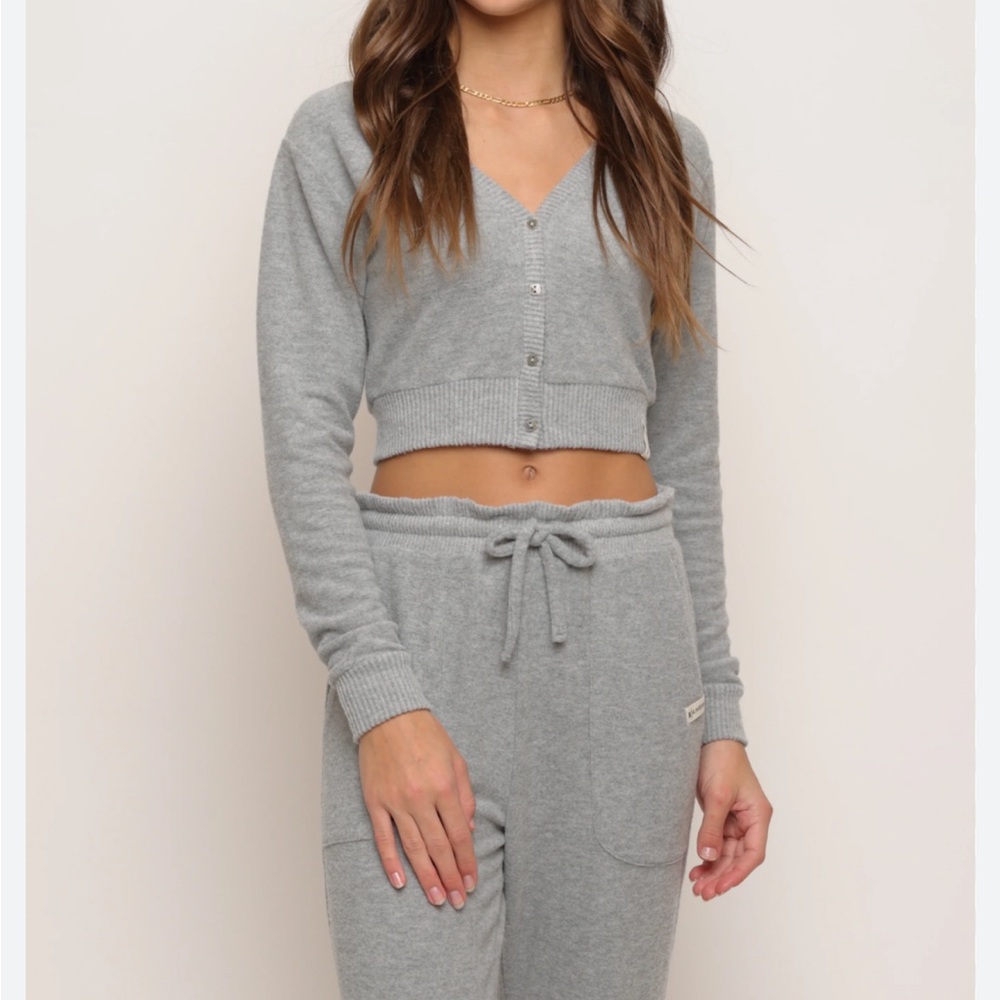 Kaveah girls Gray Button-Up cardigan Sweater extremely soft size Large (12-14)